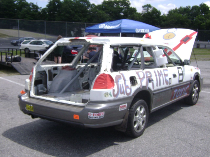 Illustration for article titled The 24 Hours Of LeMons New England 2009 Über Gallery, Part 4